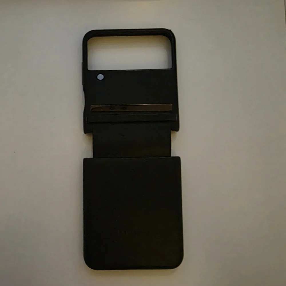 Samsung Flip 4 Leather Case Black Used